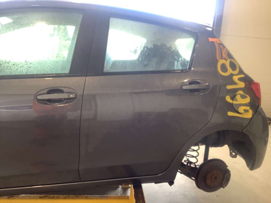Dør venstre bak til Toyota Yaris, 2012-2014 (Type III, Fase 1)  (TOYOTA|)