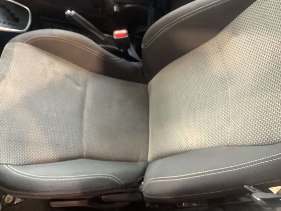 Sete foran venstre til Toyota Yaris, 2012-2014 (Type III, Fase 1)  (TOYOTA|)