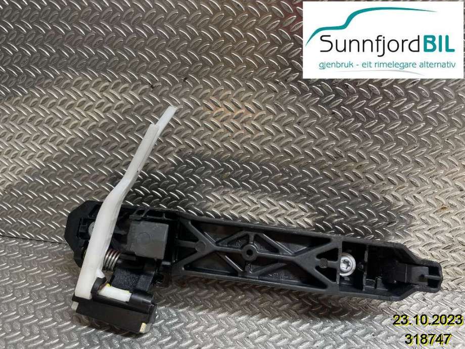 Dørhåndtak utv høyre bak til Toyota Urban Cruiser 2009-2014  (TOYOTA|6920352050|6921112220K3|)