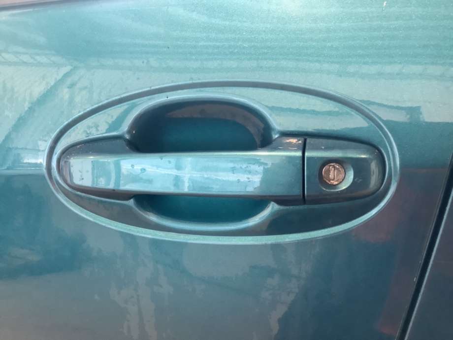 Dørhåndtak utv venstre foran til Toyota Yaris, 2012-2014 (Type III, Fase 1)  (TOYOTA|)
