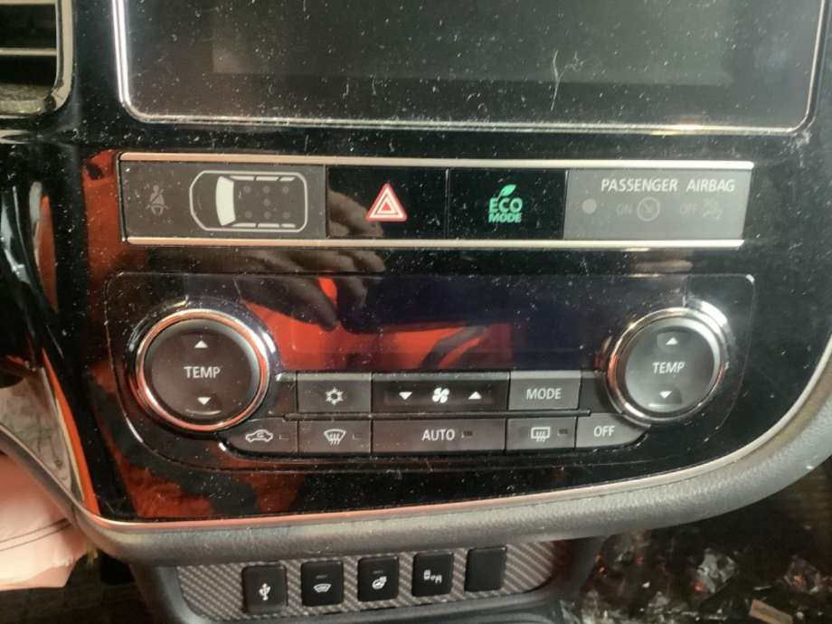 Varmeapparat betjening til Mitsubishi Outlander, 2015-->> (Type III, Fase 2)  (MITSUBISHI|)