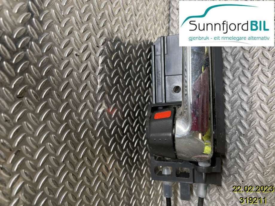 Dørhåndtak inv høyre bak til Suzuki Swift, 2005-2010 (SUZUKI|8313063J20FC6)