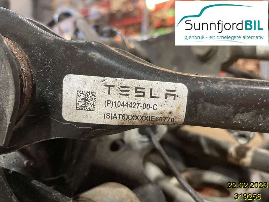 Bærebru venstre bak til Tesla Model 3 2018-2023 (Fase 1) (TESLA|1044427-00-C|)