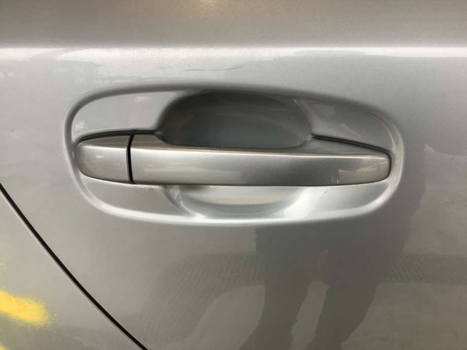 Dørhåndtak utv høyre bak til Toyota Avensis, 2009-2015 (Type III, Fase 1)  (TOYOTA|6920305042)