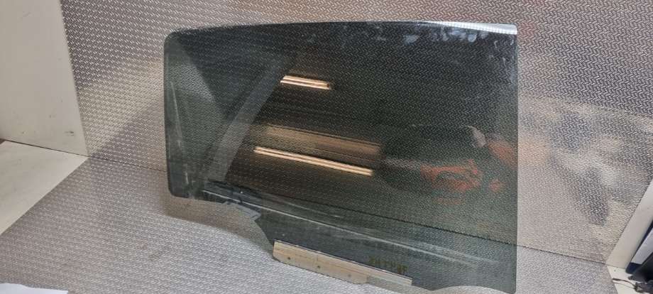 Siderute høyre bak til Toyota Yaris, 2012-2014 (Type III, Fase 1)  (TOYOTA|681300D200)