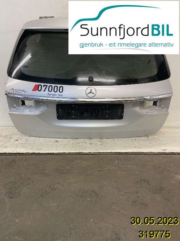 Bakluke til Mercedes E-Klasse 2016-2023 (W213) (W213) (MERCEDES|A2137400105|)