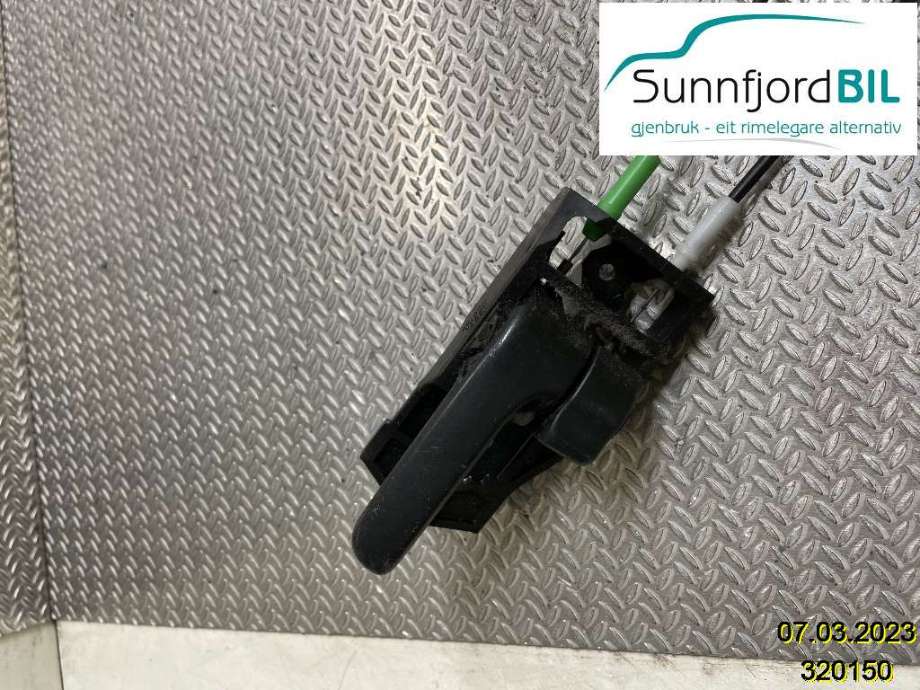 Dørhåndtak inv venst foran til Toyota RAV4, 2000-2006 (Type II)  (TOYOTA|6920630150B6)