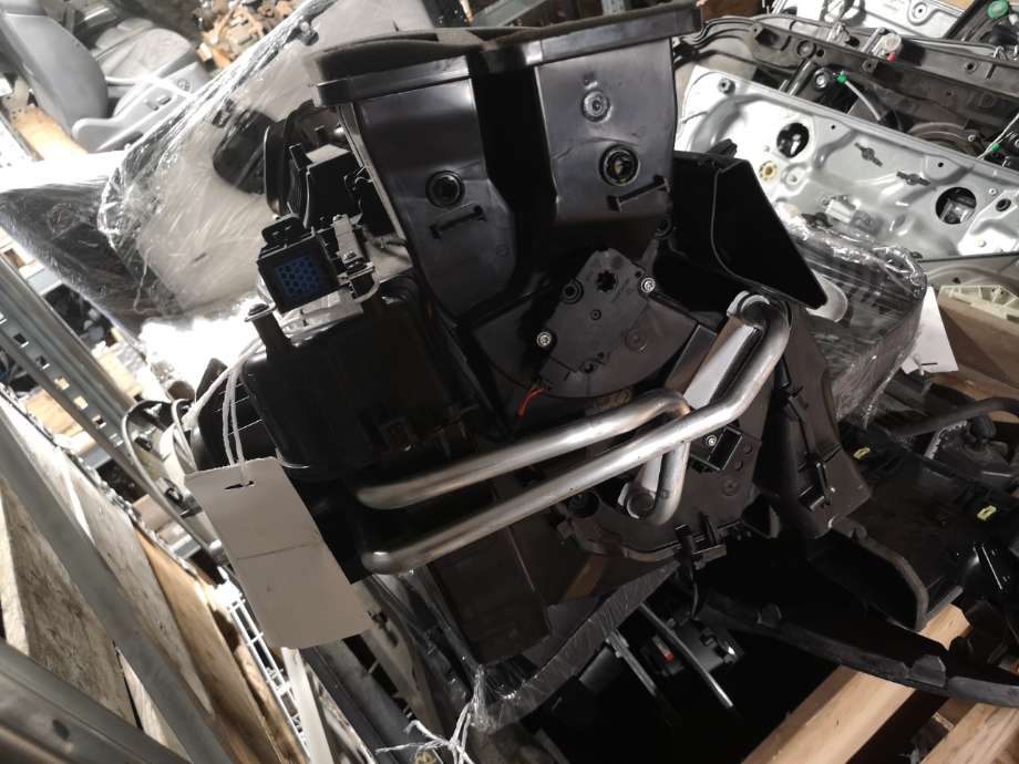 Varmeapparat register til Mercedes EQA 2021-->>  