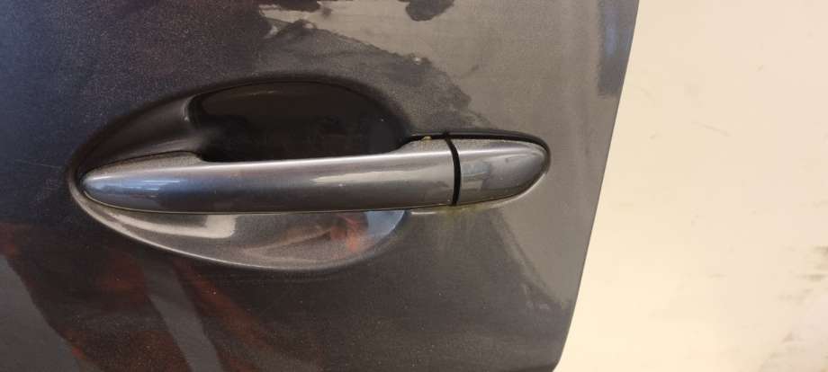 Dørhåndtak utv venstre bak til Mazda CX-5, 2012-2017 (Type I)  (MAZDA|KD535941XB27)