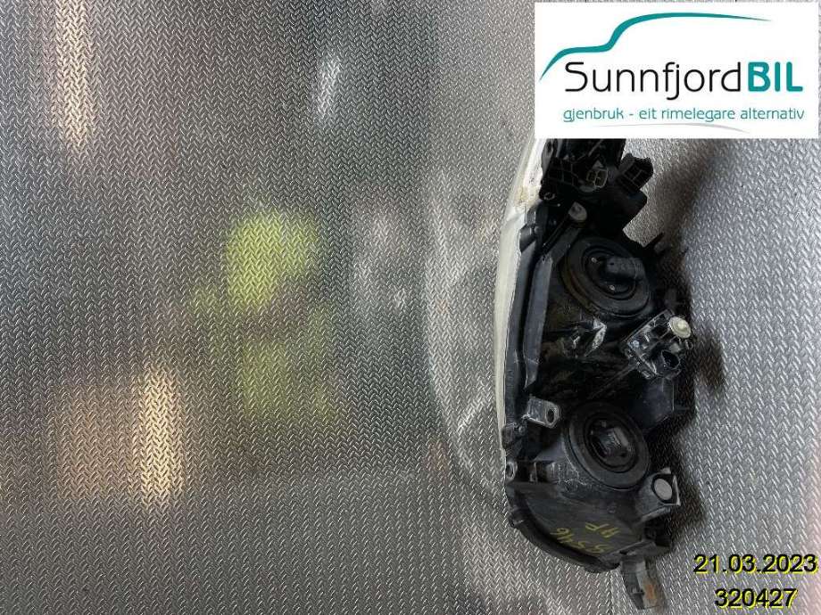 Frontlykt høyre halogen til Toyota Corolla 2007-2013  (TOYOTA|8113012A60|)