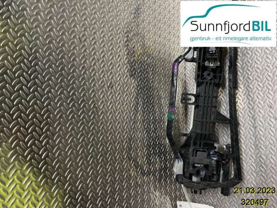Dørhåndtak utv høyre foran til Toyota Prius +7 2012-2020 (Type III) (stasjonsvogn) (stasjonsvogn) (TOYOTA|6920130071||6921074030A0)