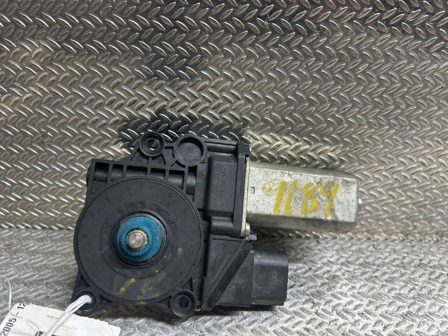 Ruteheis venstre til BMW 3-Serie 2005-2011 (E90/E91/E92/E93) (E90/E91/E92/E93) (BMW|67626927025|67 62 6 927 025|71002603)