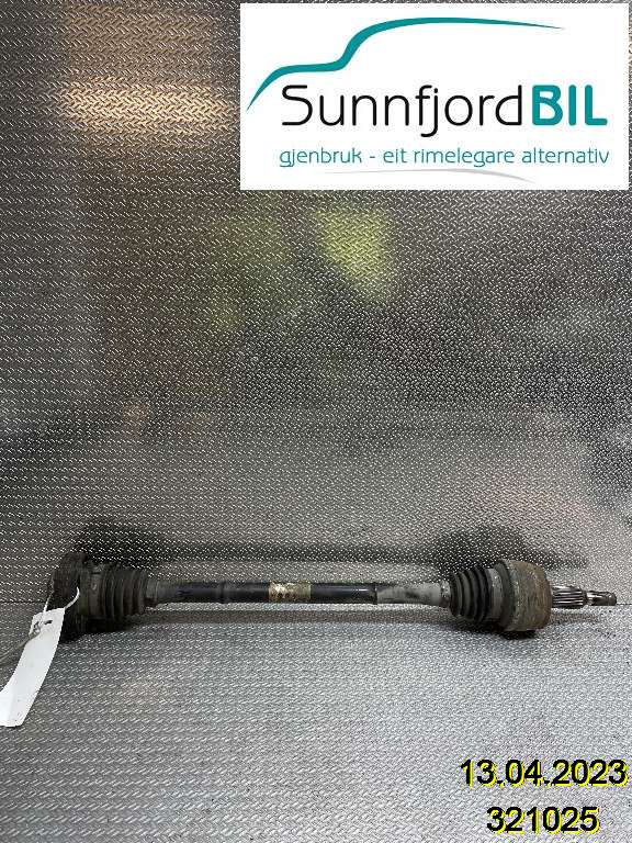 Drivaksel høyre bak til VW Transporter / Caravelle, 2003-2009 (Fase 1) (T5) (T5) (VOLKSWAGEN|7H0501202DX)