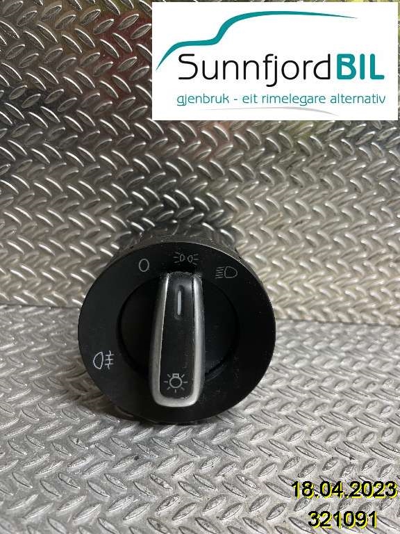 Bryter lys til VW Golf VI, 2008-2012  (VOLKSWAGEN|3C8941431B)