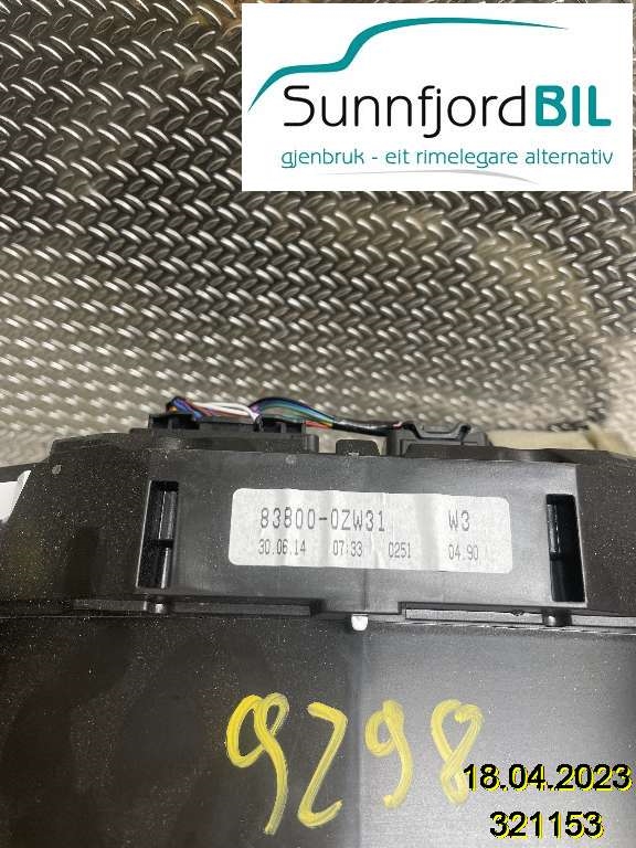 Instrumentpanel til Toyota Auris 2013-2015 (Type II, Fase 1)  (TOYOTA|838000ZW31|)