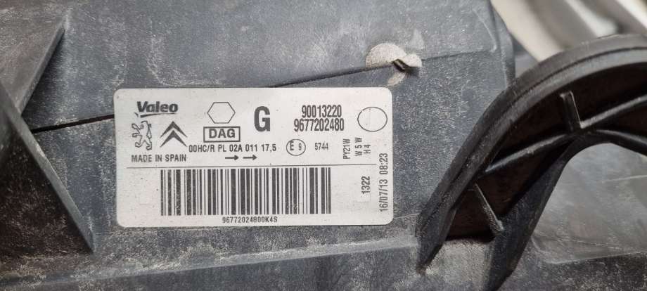 Frontlykt venstre halogen til Peugeot Partner 2008-2015 (Type II, Fase 1)  (PEUGEOT|96 772 024 80||90013220)