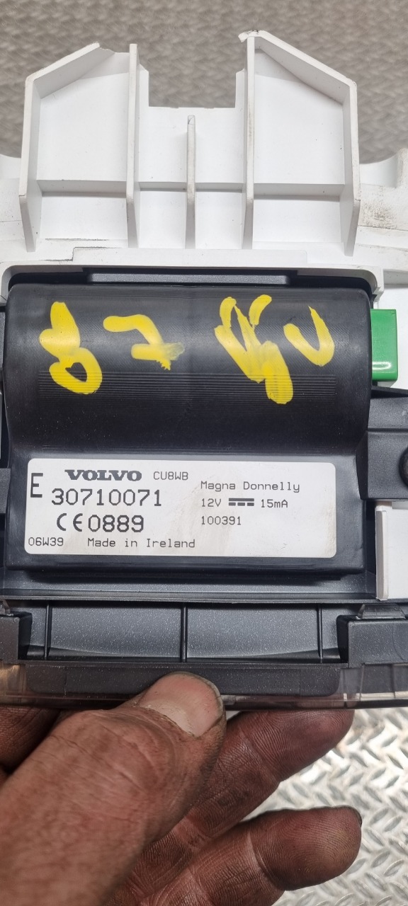 Instrumentpanel til Volvo V50 2004-2007 (Fase 1)  (VOLVO|30710071|)
