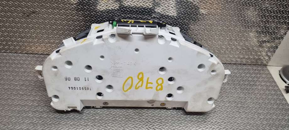 Instrumentpanel til Volvo V50 2004-2007 (Fase 1)  (VOLVO|30710071|)