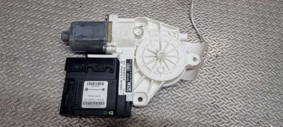 Ruteheis høyre til Audi A3, 2003-2008 (Type II, Fase 1)  (AUDI|8P0959802E)