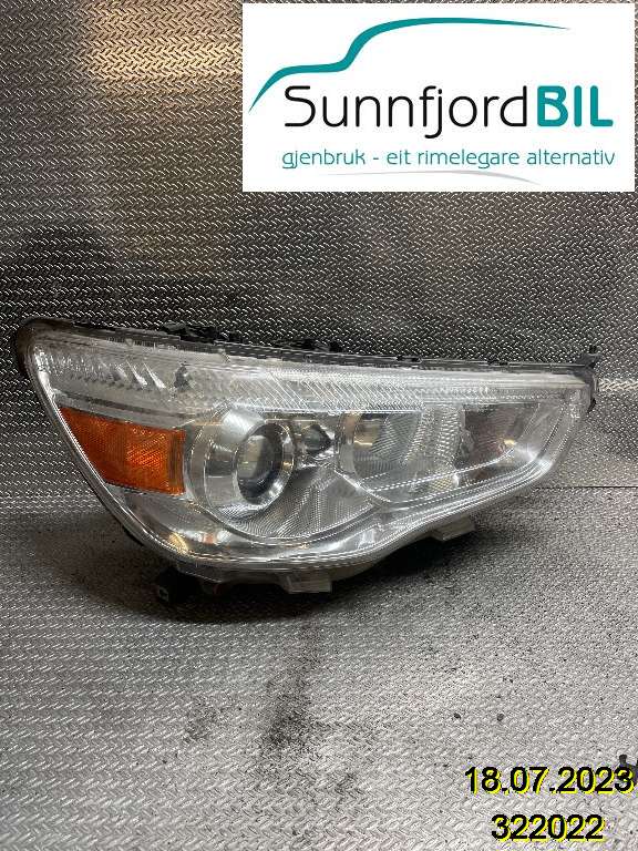 Frontlykt høyre halogen til Mitsubishi ASX 2010-2019  (MITSUBISHI|8301B588|)