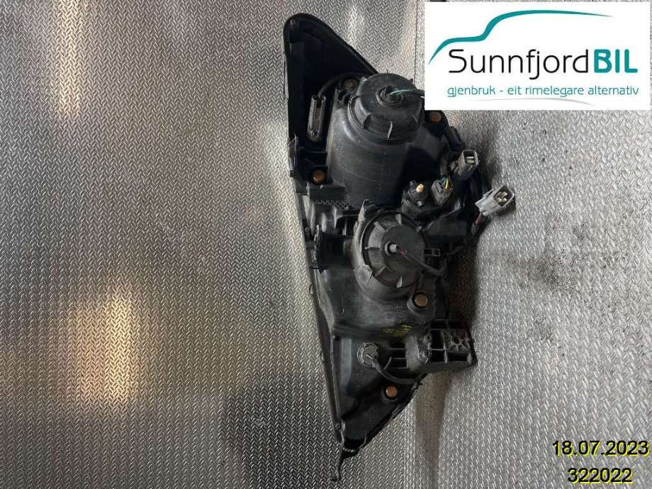 Frontlykt høyre halogen til Mitsubishi ASX 2010-2019  (MITSUBISHI|8301B588|)