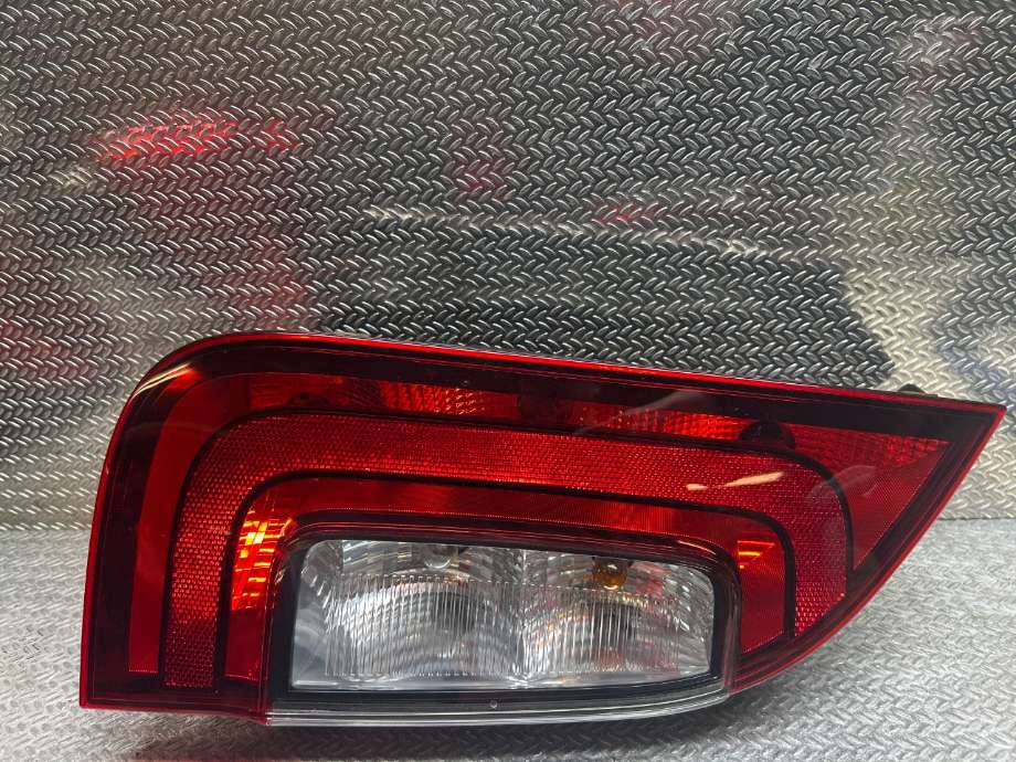 Baklykt venstre til Škoda Citigo-e 2019-->> (SKODA|1ST945111C||1ST945095E)