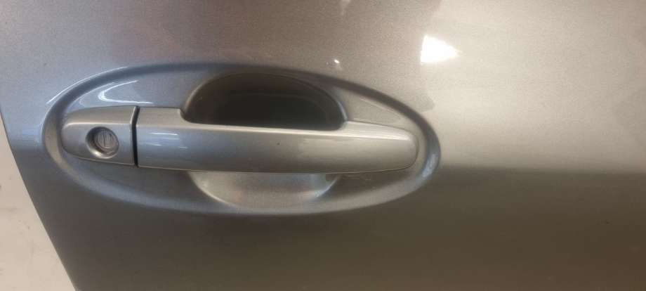 Dørhåndtak utv høyre foran til Toyota Yaris, 2009-2011 (Type II, Fase 2)  (TOYOTA|692010D030)