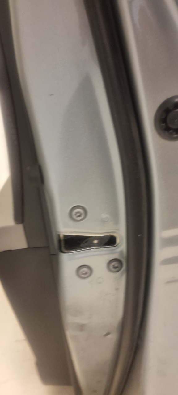 Låsekasse høyre til Toyota Yaris, 2009-2011 (Type II, Fase 2)  (TOYOTA|690300D140)