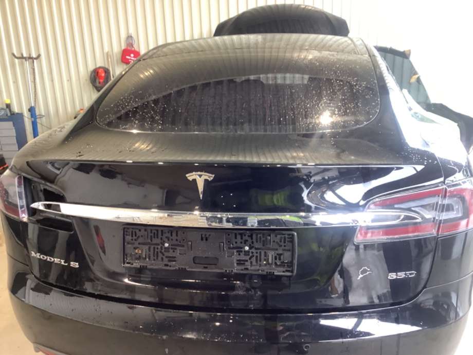 Bakluke combi til Tesla Model S, 2013-2016 (Fase 1)  (TESLA|1028348-E0-B)