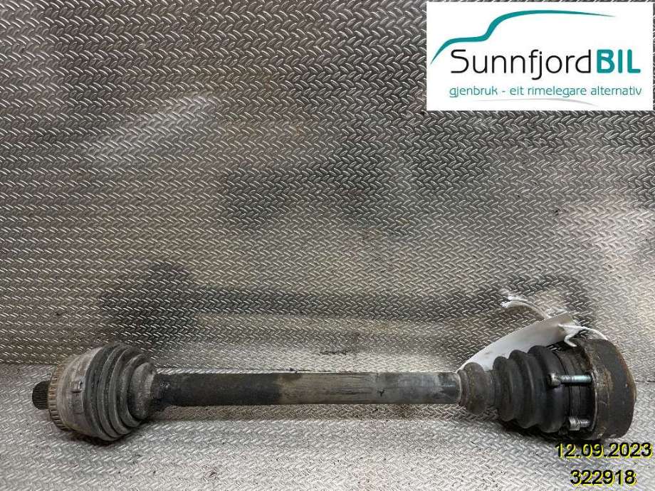 Drivaksel venstre foran til Audi A4, 2001-2004 (Type II) (B6) (B6) (AUDI|8E0407453CX)