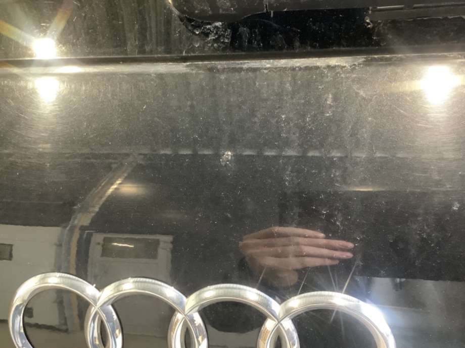 Bakluke til Audi Q7 2006-2010 (Type I, Fase 1)  (AUDI|4L0 827 023|)