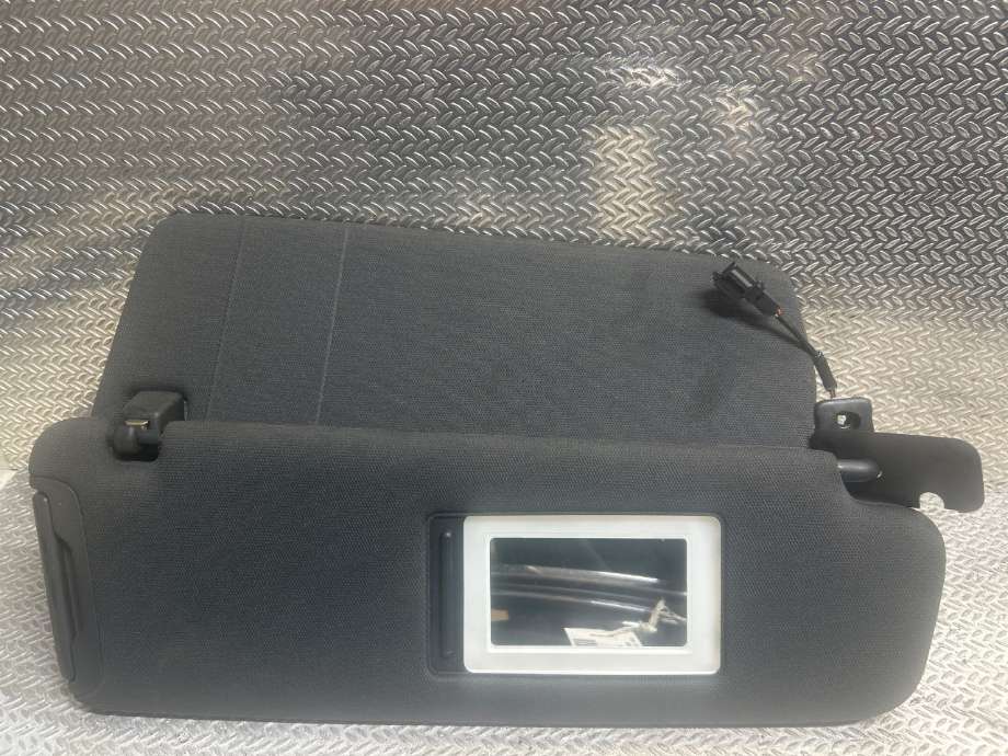Solskjerm til Audi Q7, 2006-2010 (Type I, Fase 1)  (AUDI|4L0857552M)