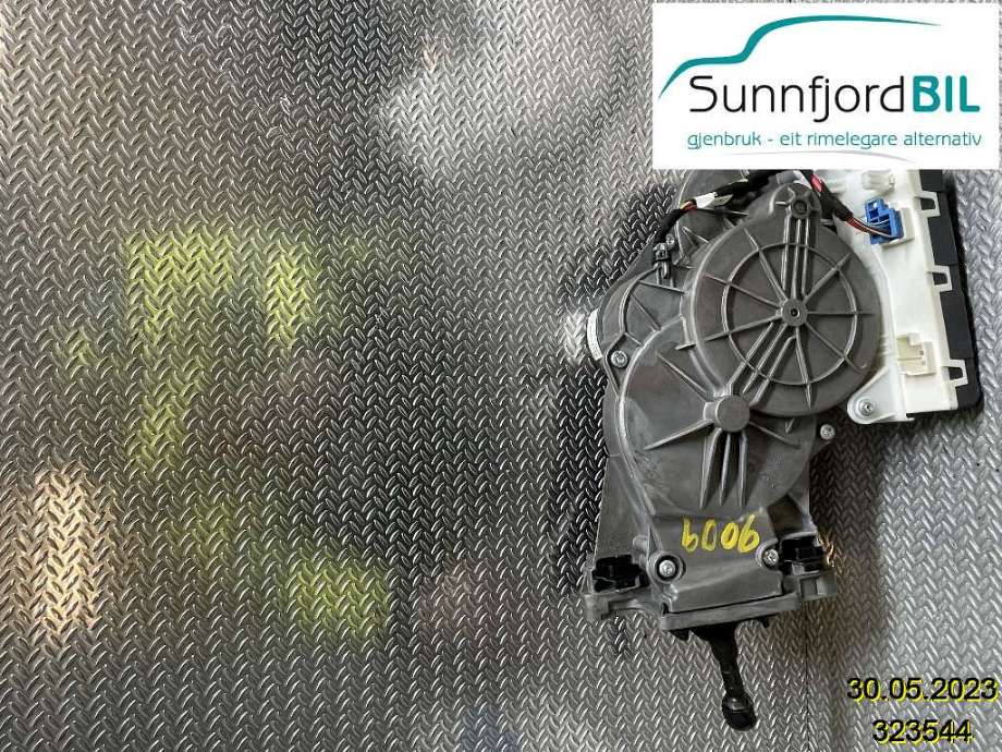 Baklukeåpner motor til Mercedes E-Klasse 2016-2023 (W213) (W213) (MERCEDES|A2137605600|)