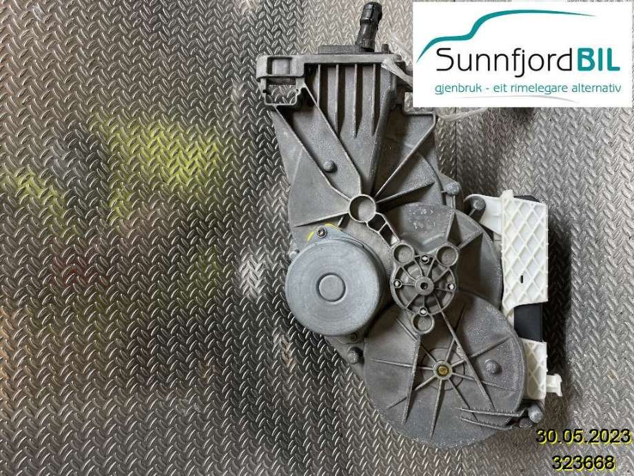 Baklukeåpner motor til Mercedes E-Klasse 2016-2023 (W213) (W213) (MERCEDES|A2137605600|)