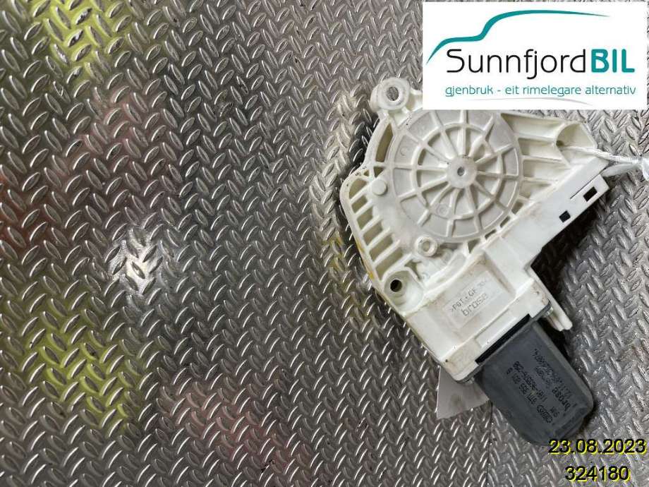 Ruteheis venstre til Audi A5 2007-2016 (Type I) (Audi A5 CoupeQuattro 2,0|8T0959801B|)