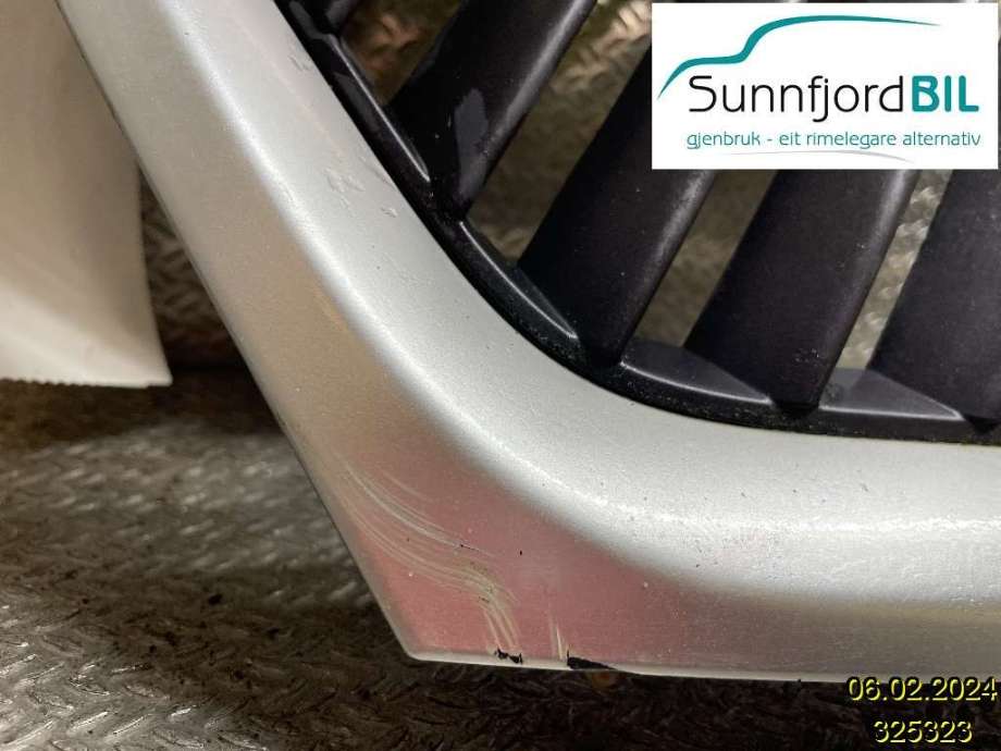 Grill til Mitsubishi Outlander 2007-2010 (Type II, Fase 1)  (MITSUBISHI|7450A037YA|)