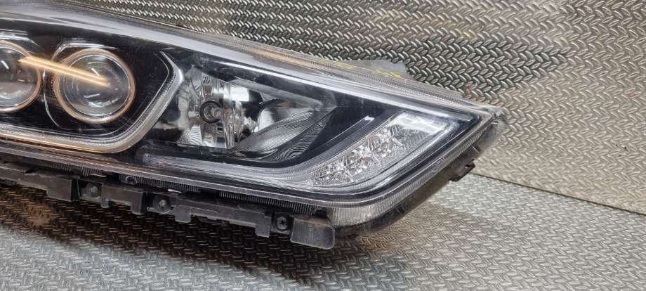 Frontlykt høyre halogen til Hyundai Ioniq Electric 2019-->> (Fase 2)  (HYUNDAI|92102G7|)
