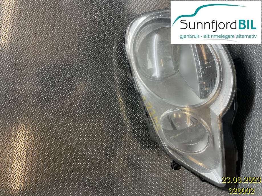 Frontlykt venstre halogen til VW Polo, 2005-2009 (Type IV, Fase 2)  (VOLKSWAGEN|6Q1941007AT)