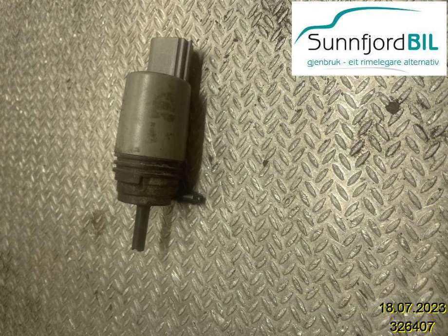 Spylerpumpe foran til BMW 3-Serie, 2005-2011 (E90/E91/E92/E93) (E90/E91/E92/E93) (BMW|67127302589)