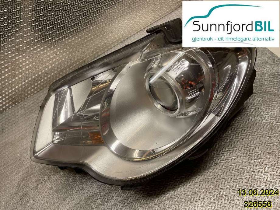 Frontlykt venstre halogen til VW Touran 2007-2010 (Type I, Fase 2)  (VOLKSWAGEN|1T1941005B|0301233201|)