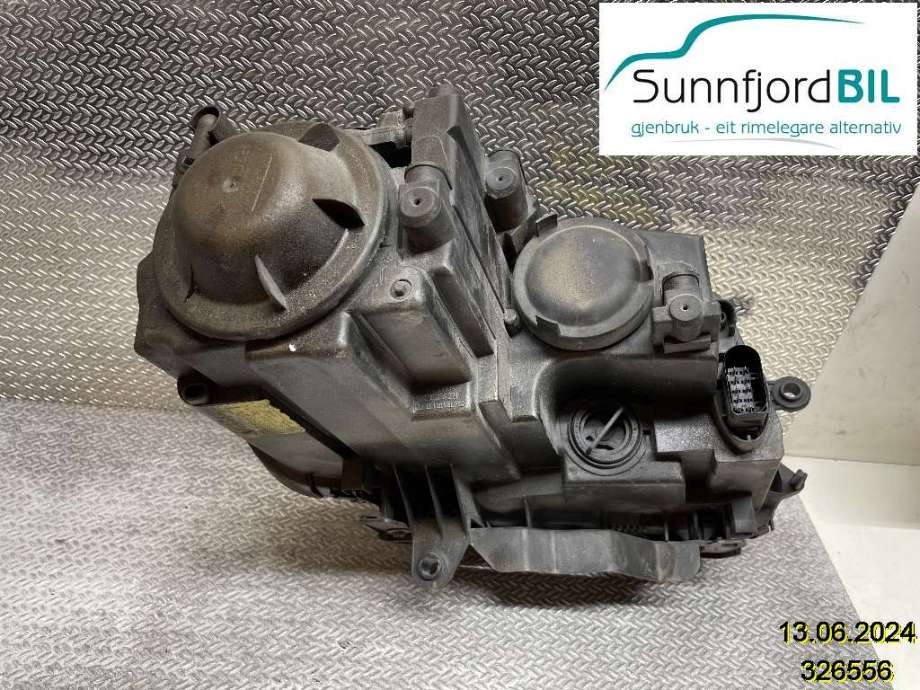 Frontlykt venstre halogen til VW Touran 2007-2010 (Type I, Fase 2)  (VOLKSWAGEN|1T1941005B|0301233201|)