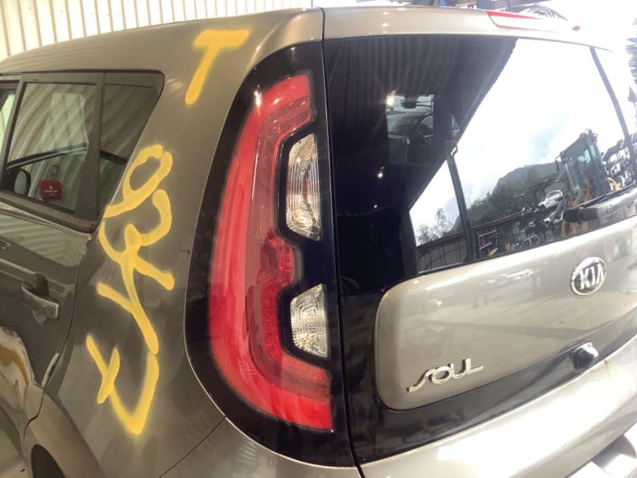 Baklykt venstre til Kia Soul, 2014-2019 (Type II)  (KIA|92401E4020)