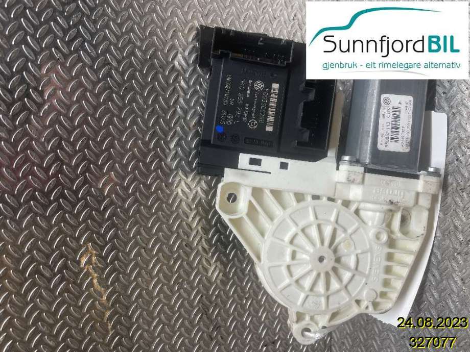 Ruteheis høyre til VW Passat 2005-2010 (B6) (B6) (VOLKSWAGEN|1K0959702Q|980852113|)
