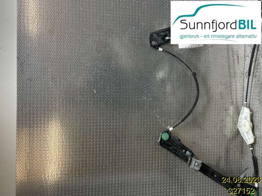 Ruteheis til VW Passat 2005-2010 (B6) (B6) (VOLKSWAGEN|3C1837461H|)