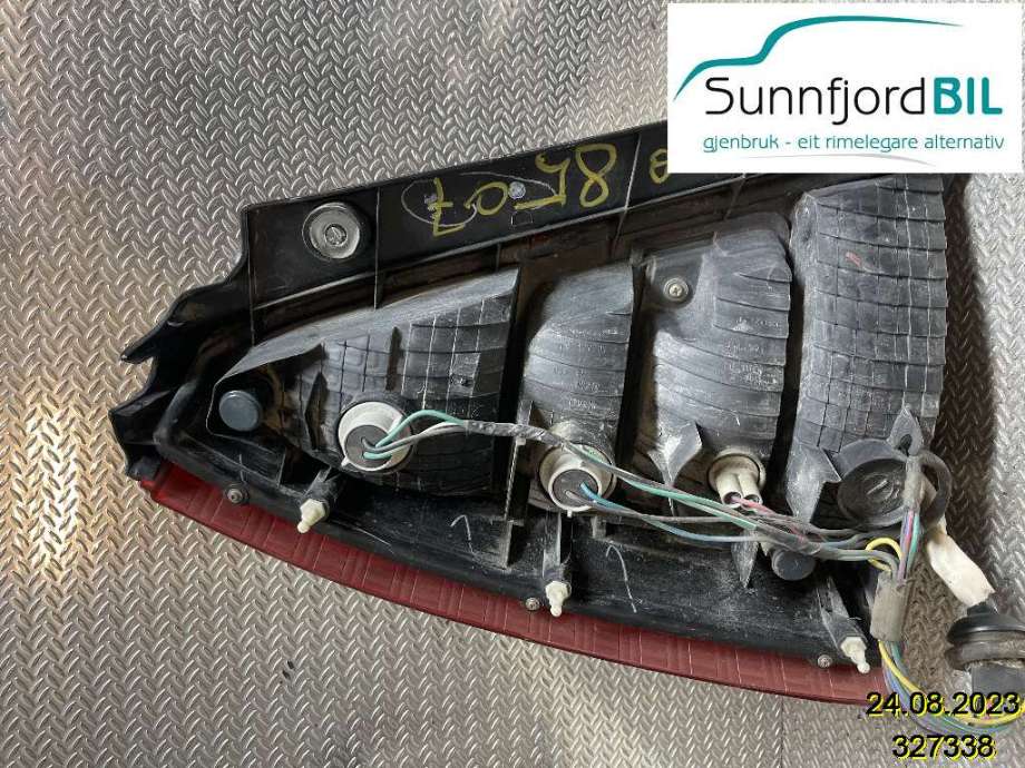 Baklykt høyre til Subaru Forester 2002-2005 (Type II, Fase 1)  (SUBARU|84201SA060|)