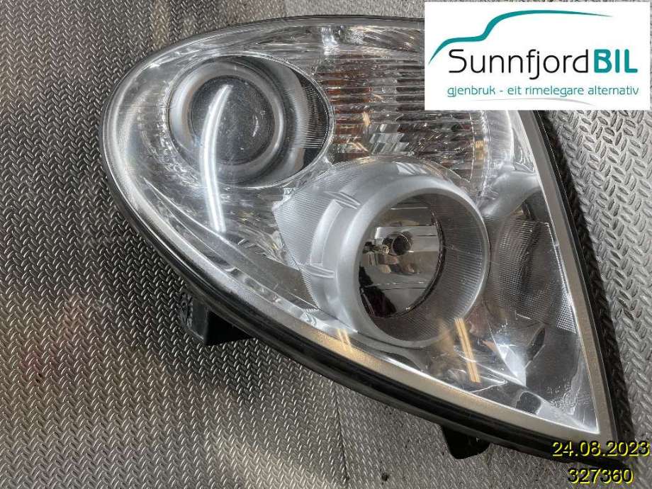 Frontlykt venstre halogen til SsangYong Rexton 2007-2013 (Y250) (Y250) (SSANGYONG|8310108B14|)