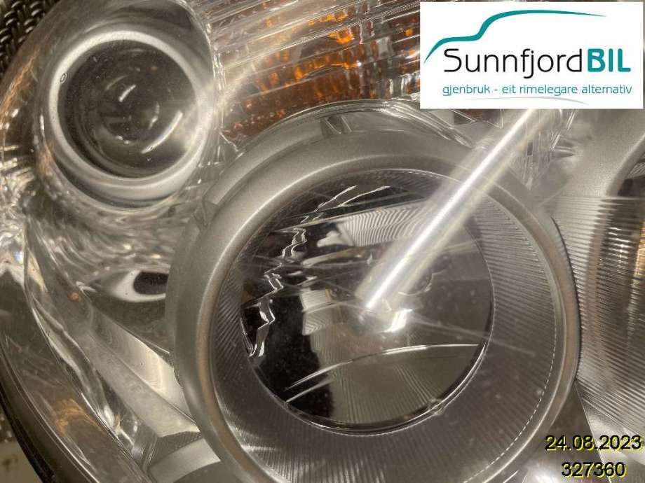 Frontlykt venstre halogen til SsangYong Rexton 2007-2013 (Y250) (Y250) (SSANGYONG|8310108B14|)