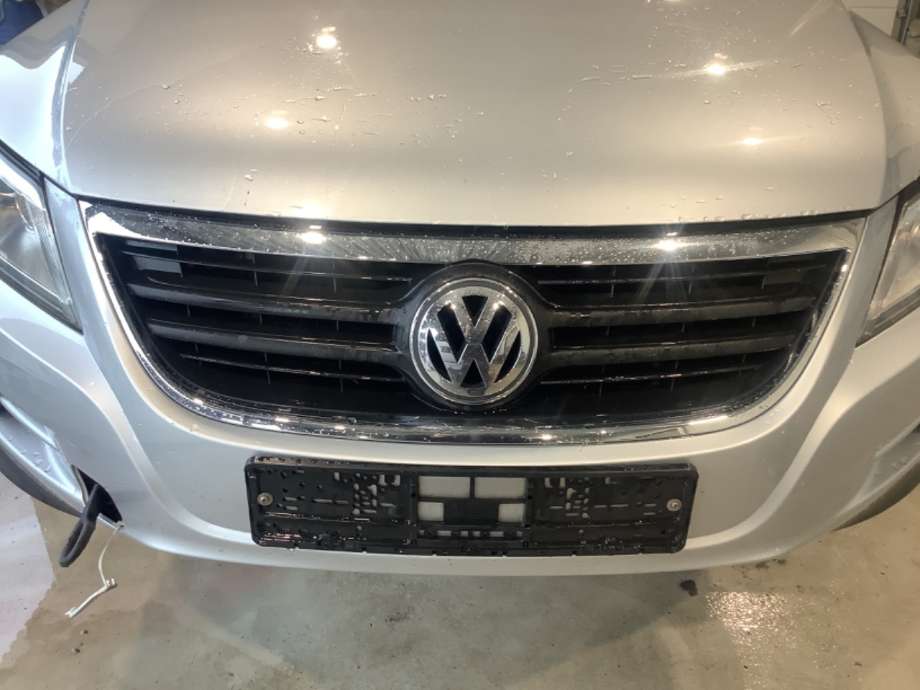Grill til VW Tiguan, 2007-2011 (Type I, Fase 1)  (VOLKSWAGEN|5N0853651)