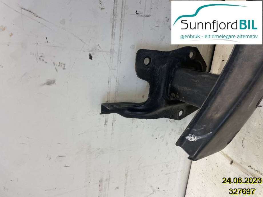 Støtfangerforsterkning foran til VW Transporter / Caravelle 2009-2015 (Fase 2) (T5) (T5) (VOLKSWAGEN|7E0807109B|)