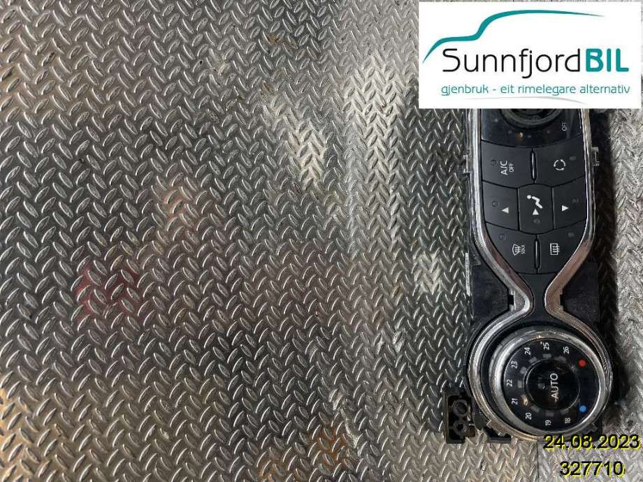 Varmeapparat betjening til Opel Vivaro B 2014-2019  (OPEL|93459407|275105737R|)